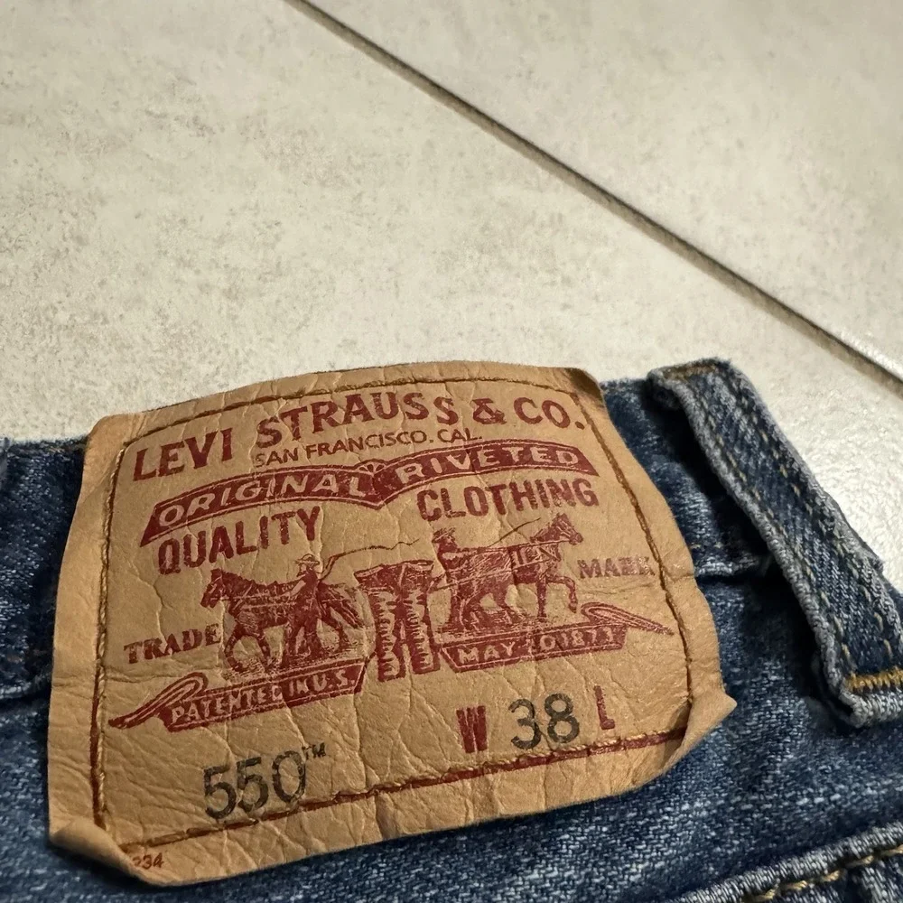 Levis 550 Jean Shorts Mens 38 Blue‎ Medium Wash Denim Skater Grunge 10